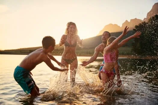 Erlebe mit dem Nachhaltigen Tourismus Österreich Badespass in Österreichs Seen